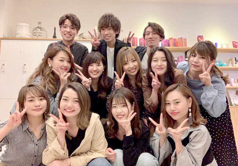 アシスタント【美容師（正社員）】関西トップクラスの初任給23.1万円！社会保険完備！滋賀県内屈指の人気サロンからアシスタントの募集！