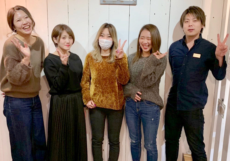 スタイリスト【美容師（正社員）】積極採用中☆月給24万円以上！社会保険完備！育児休暇実績あり！理想の美容師を目指すならガネイシャグループ