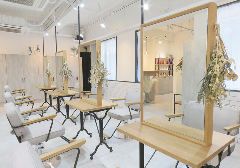 スタイリスト【美容師（正社員）】積極採用中☆月給24万円以上！社会保険完備！育児休暇実績あり！理想の美容師を目指すならガネイシャグループ